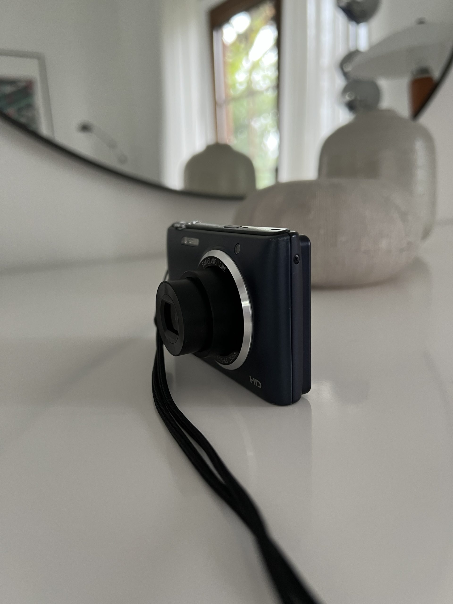 Samsung Compact Digital Camera – Slim Blue Design with Optical Zoom - Image 5