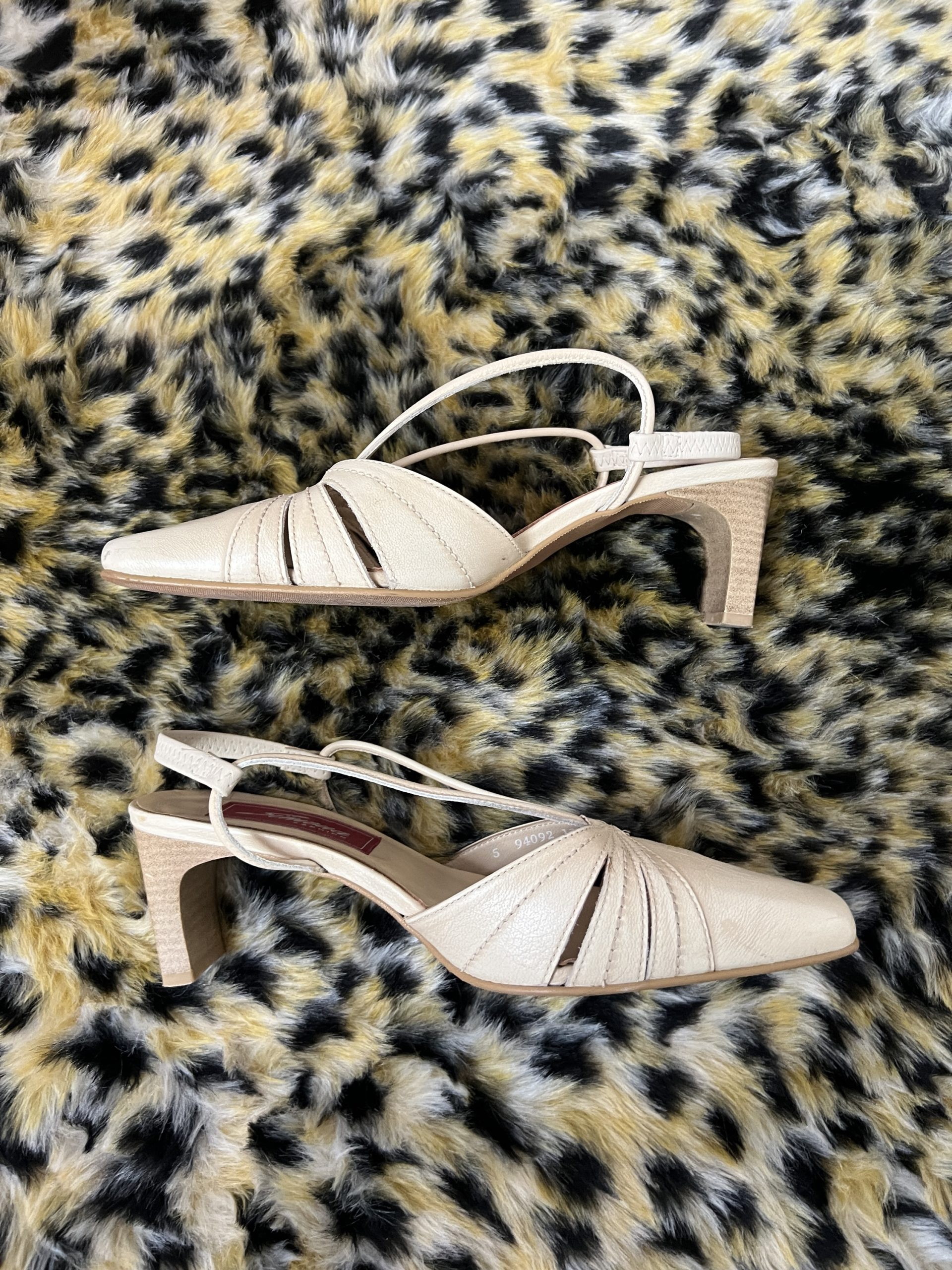 Brand New Cream Pointed-Toe Slingback Kitten Heels – Size 37 - Image 2
