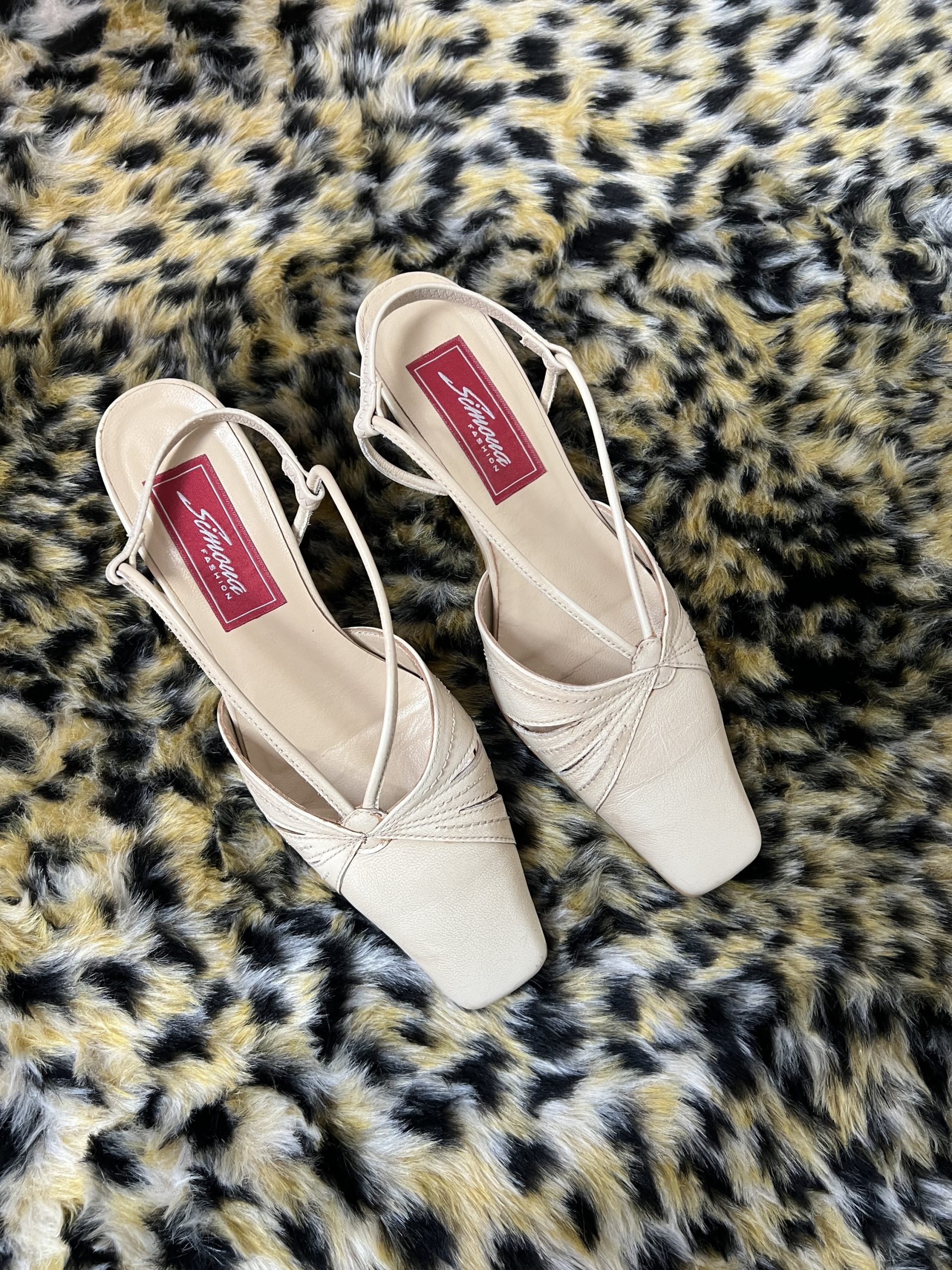 Brand New Cream Pointed-Toe Slingback Kitten Heels – Size 37 - Image 5