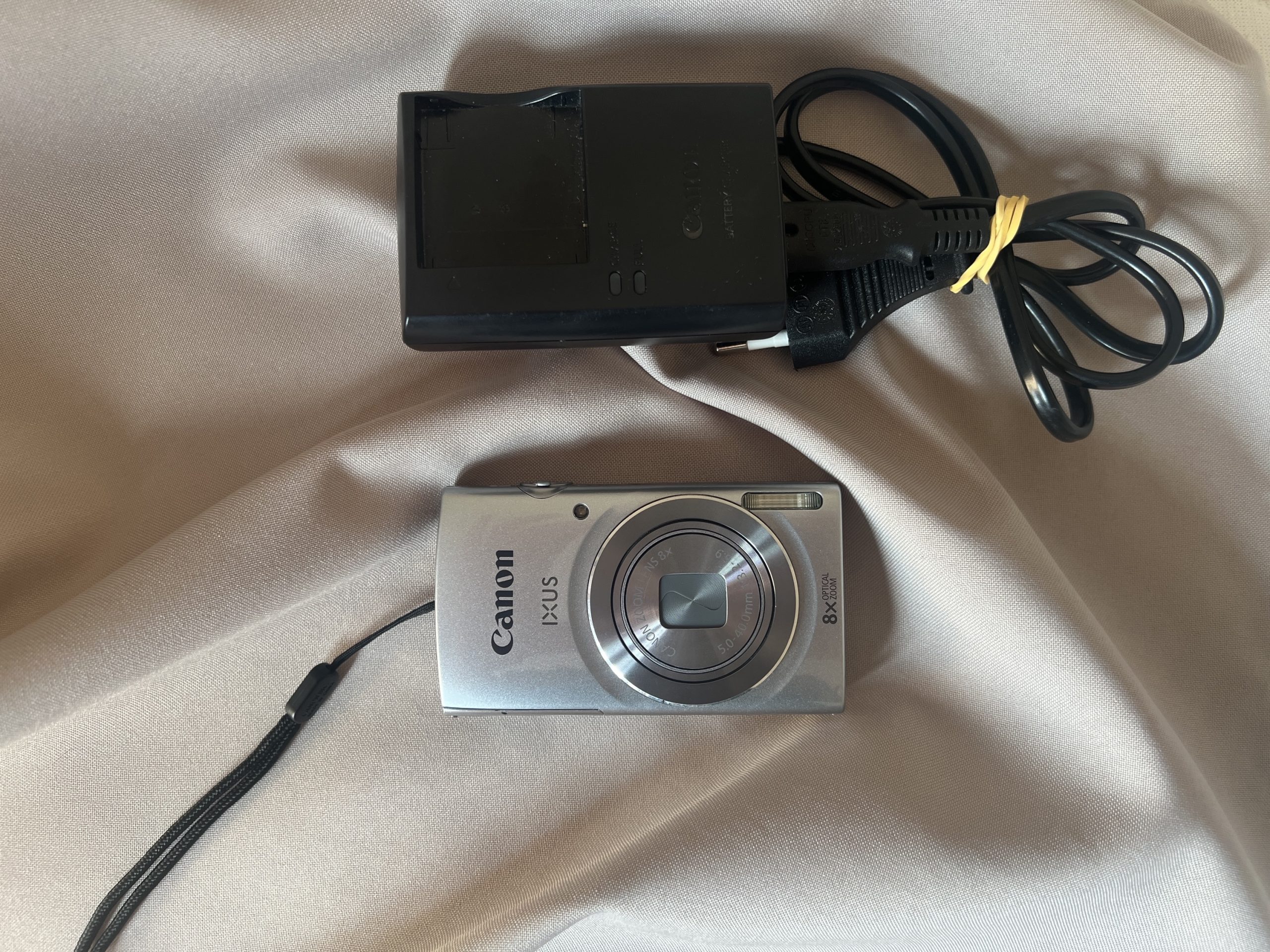 Canon IXUS 145 Digital Camera - Image 2